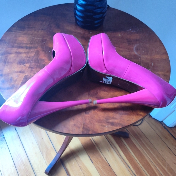 Aldo Lindall fuchsia almond toe patent leather stiletto - Picture 4 of 6